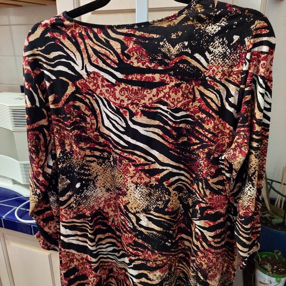 Top - Picture 2 of 2